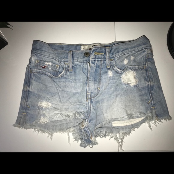 Distressed high waisted jean shorts - Picture 1 of 3